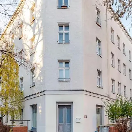 Modernes In Weissensee Apartment Berlin